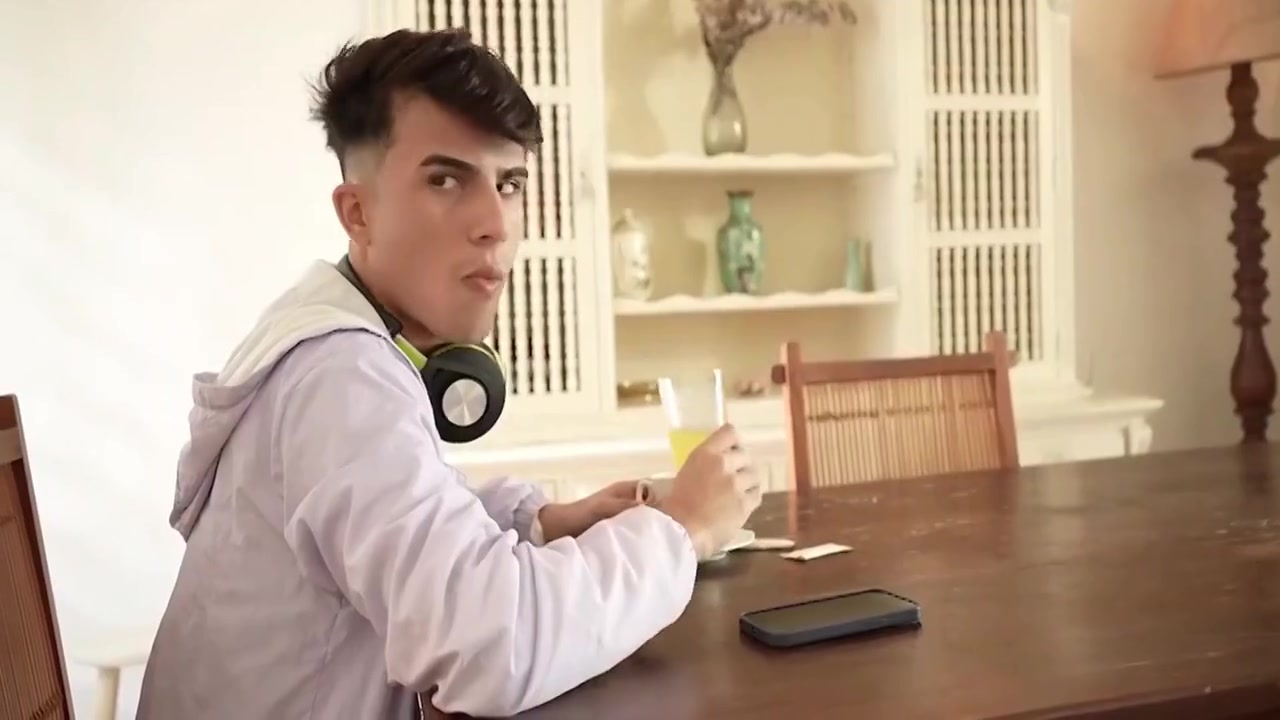 Enteado Folgado, Achou Ia Comer E Dormir De Graca Aqui Na Minha Casa. Pagou Com O Cuzinho A Hospitalidade. 11 Min - Diego Mineiro