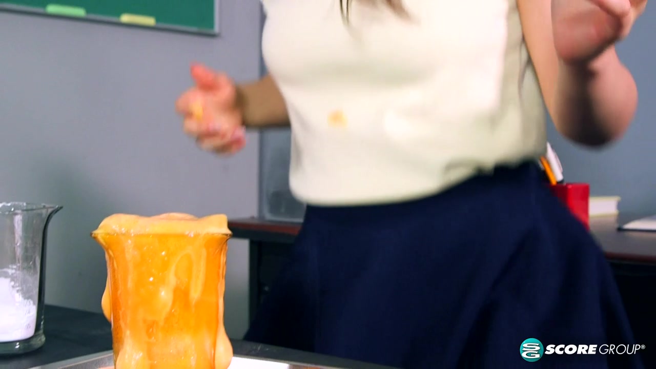 Horny schoolgirl 18+ Kylie Quinn Cums On The Science Teacher's Desk