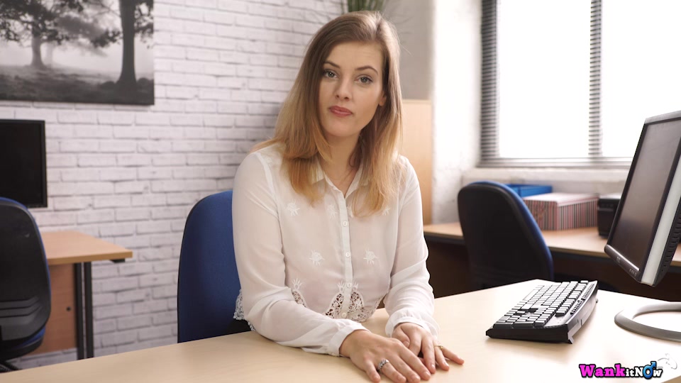 Lottii Rose - Red Light Green Light - Sexy Videos - WankitNow