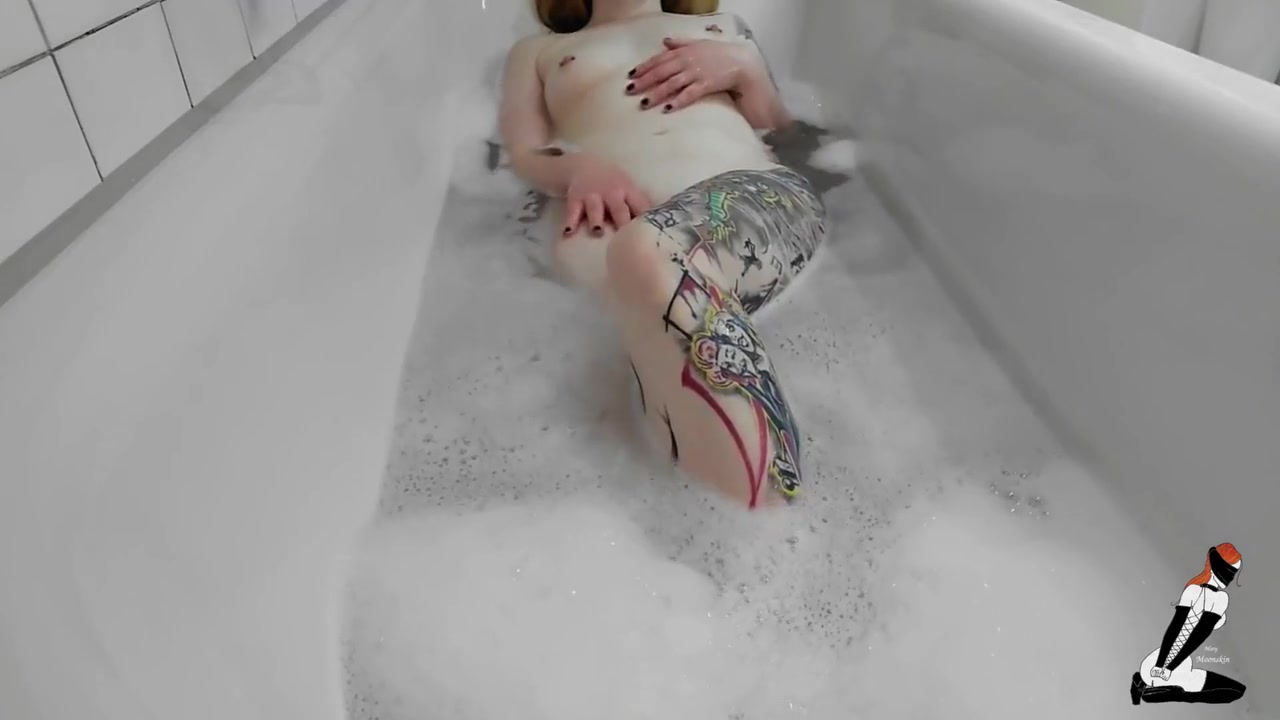 Sensual Bathtub Masturbation - Real Redhead Taking Care Of Herself