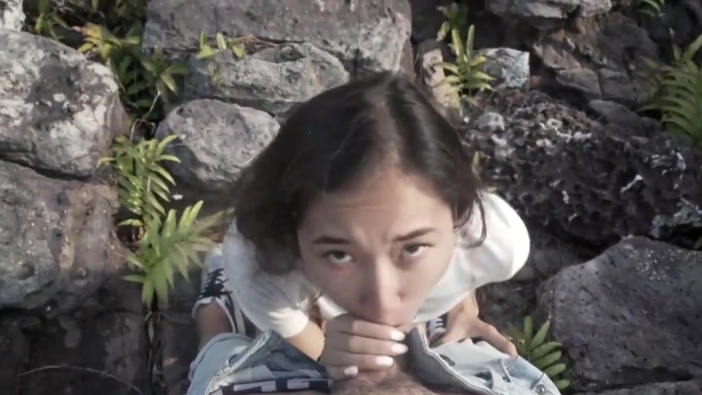 Asian GF Sucking Cock Fucked Outside By The Ocean
