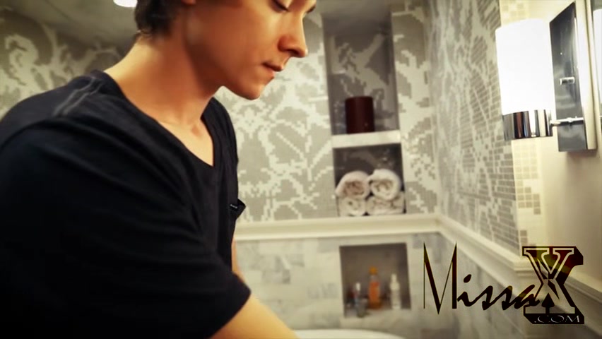 ARCHIVE: Gender Change Alien Panties II
