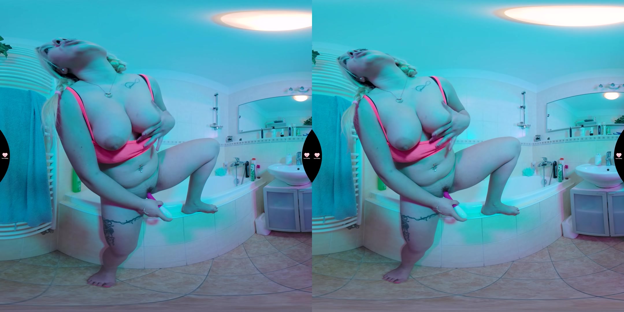Hot teen 18+ Jessica In The Bathroom Plays With Dildo - LustReality