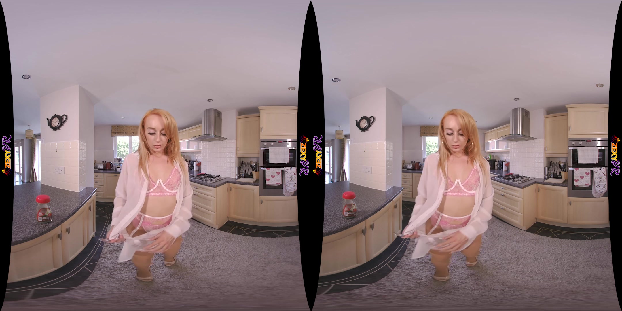 Naughty Housewife featuring Lizzie - ZexyVR
