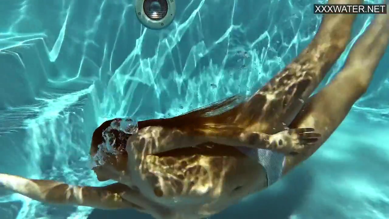 Mia Split - Russian Gymnast Swimming