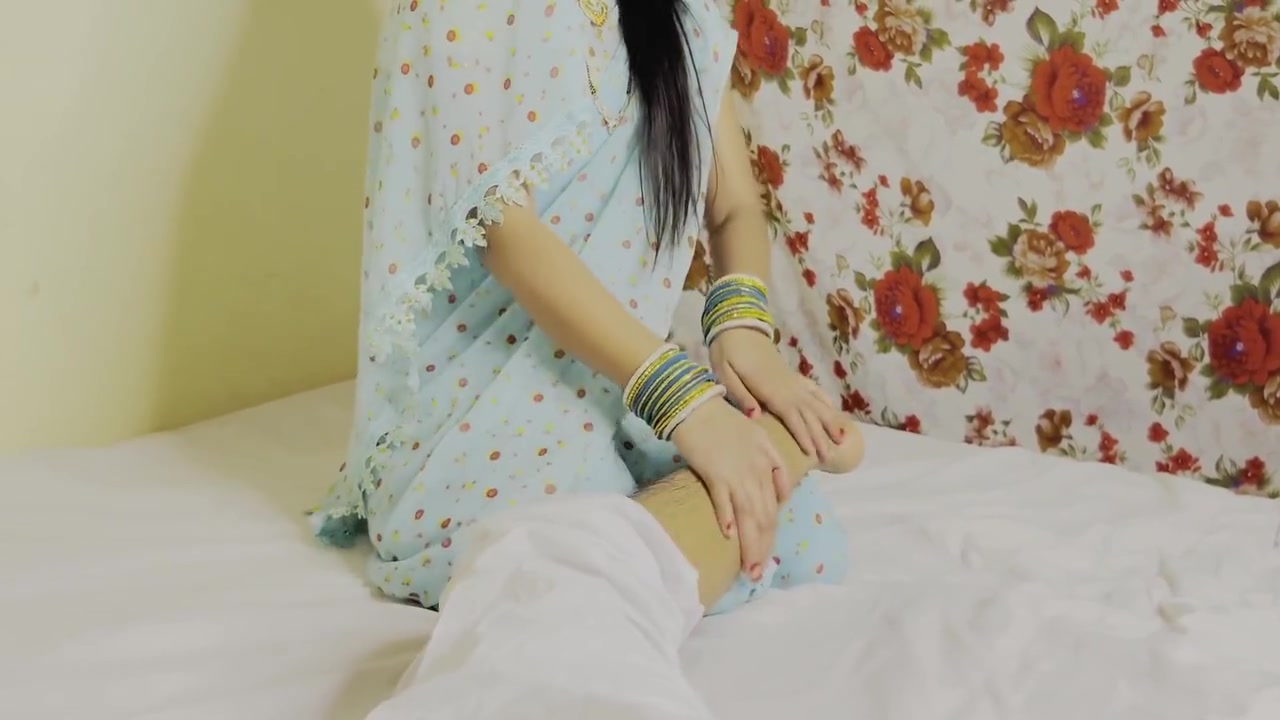 Sasur And Bahu Fucked By Step daughter-in-law Alone In The Room For Oil Massage