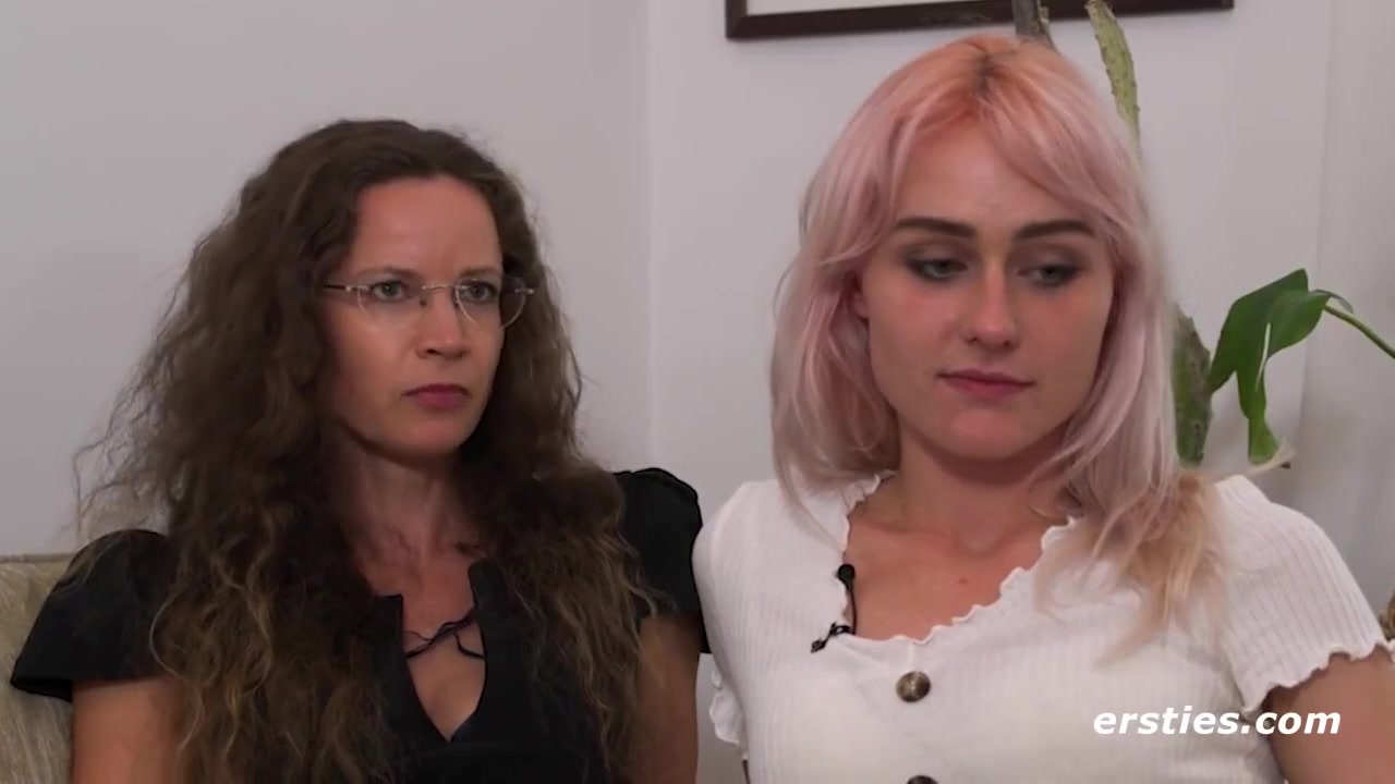 Anfangerin Hally Wird Von Lehrerin Annika Verwohnt