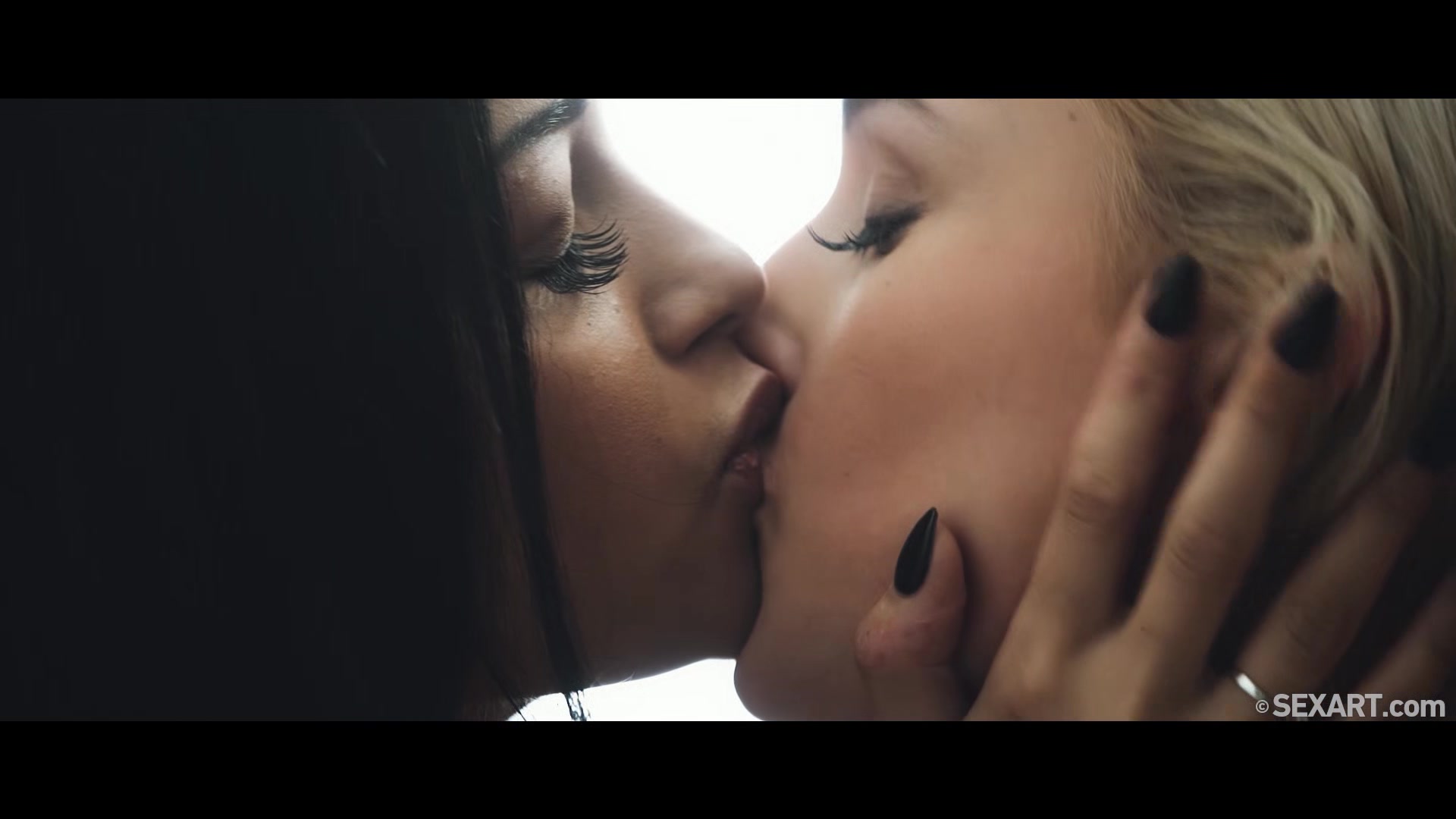 Intimacy - Daisy Lee & Erika Black - SexArt