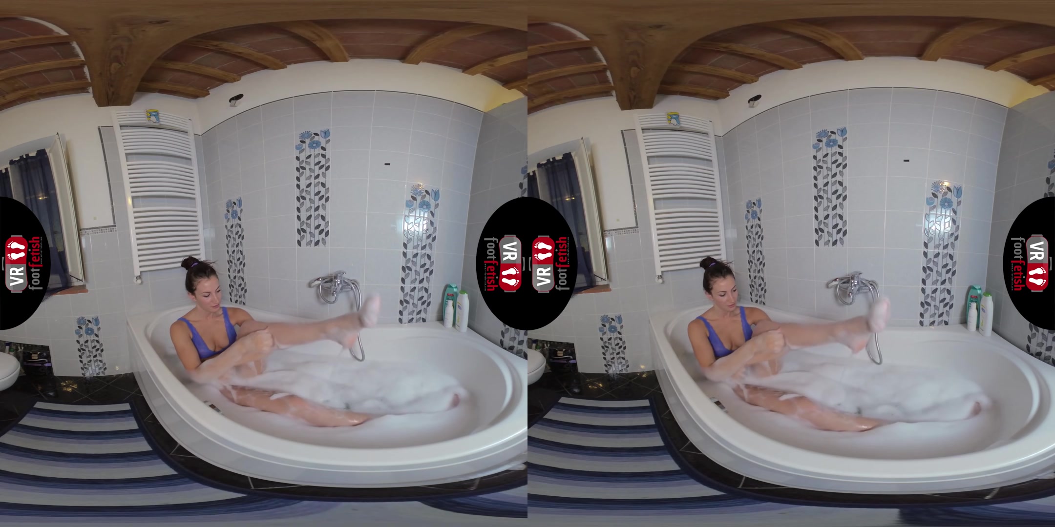Insanely Sexy Lilian Takes A Bath With Her Nylons On - VRFootFetish