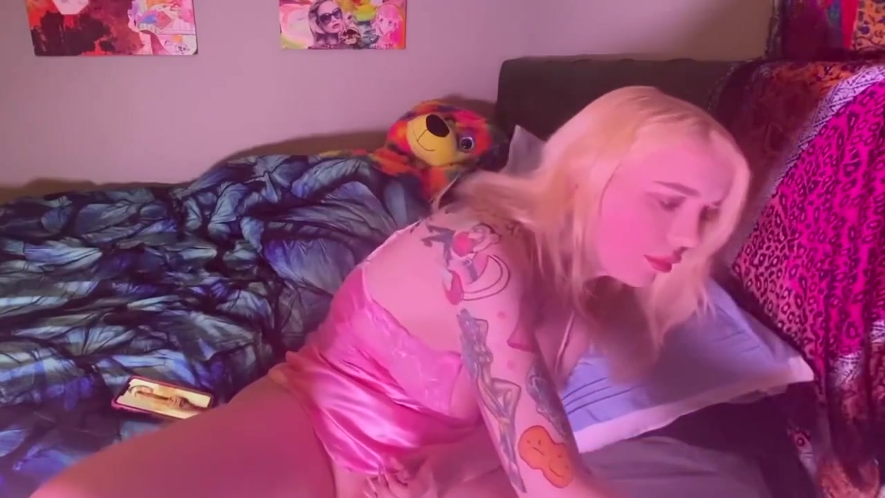 Gracie Jane - Tgirl Tranny Slut Edges Herself And Bu