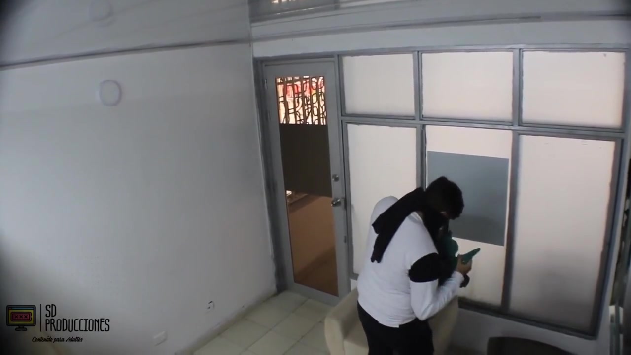 Guy Enters My House And Finds Me Very Horny - Full Story - Porn In Spanish