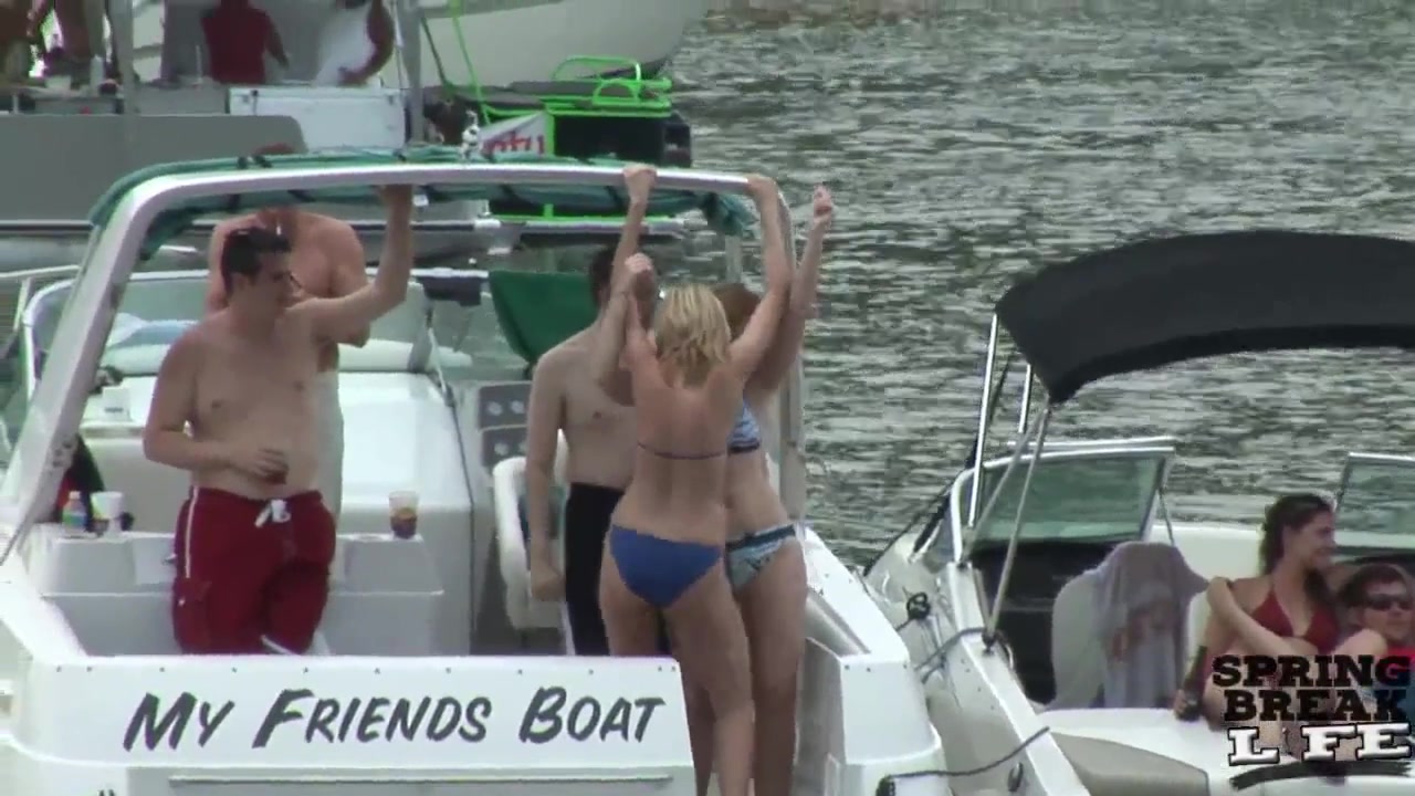 Party Naked on the Lake for a Sunday Afternoon - SpringbreakLife