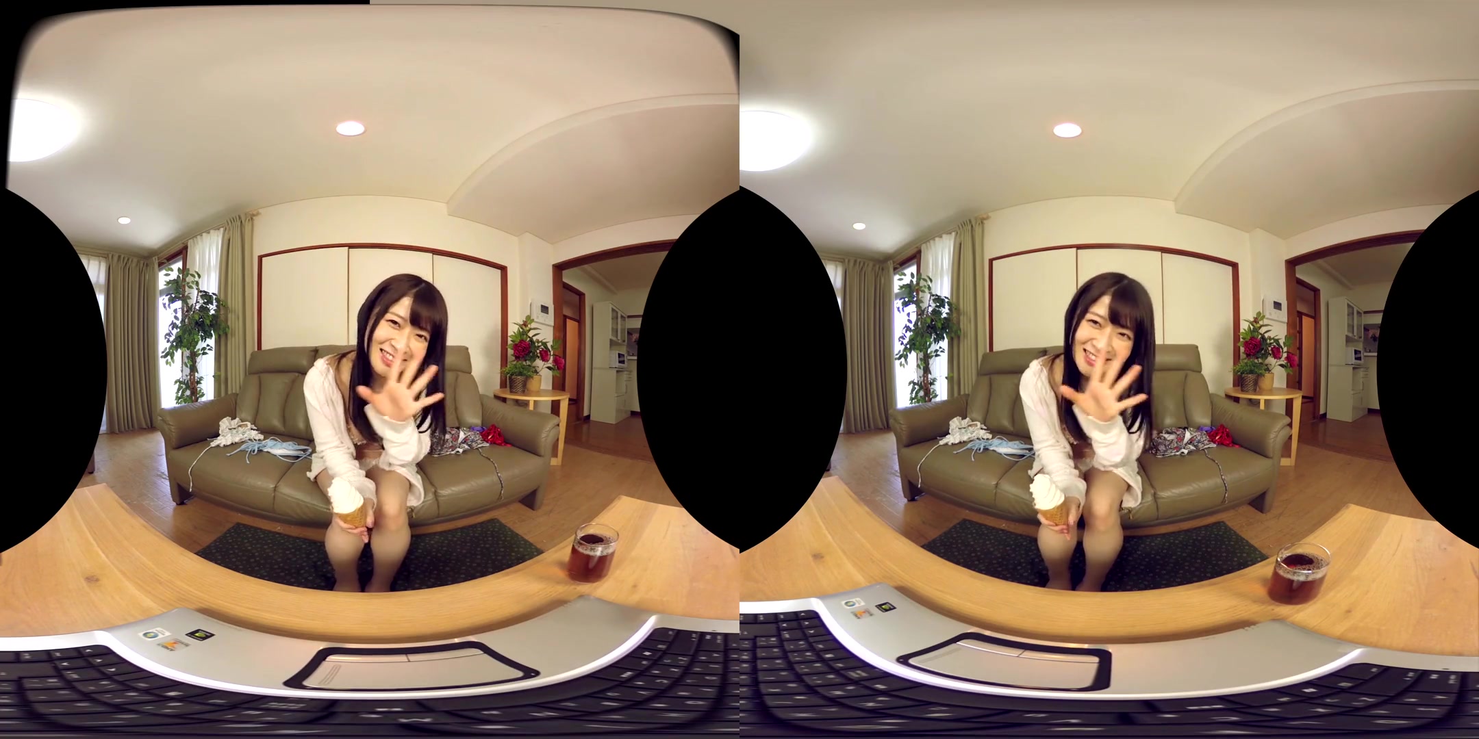 Meiri Battling Through a Long Distance Relationship with Kisses - FANTASTICA