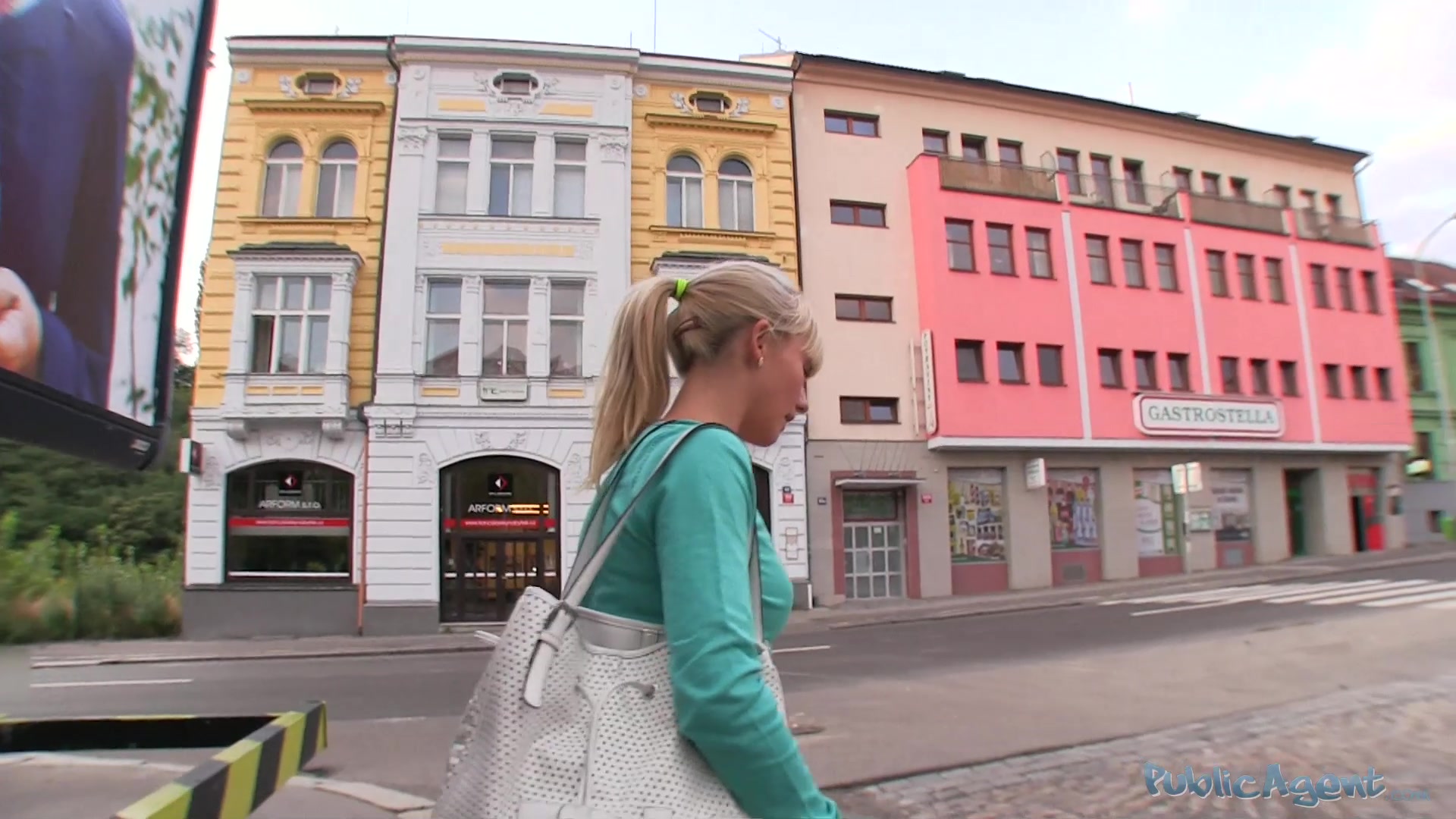 PublicAgent Video. Bella