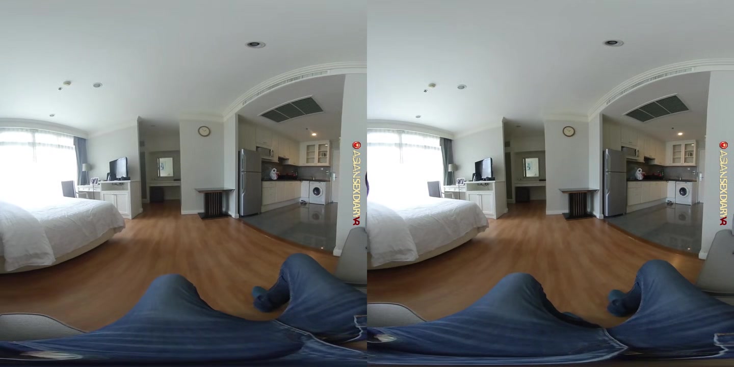 Super Petite Thai Girl Next Door Tries Porn - AsiansexdiaryVR