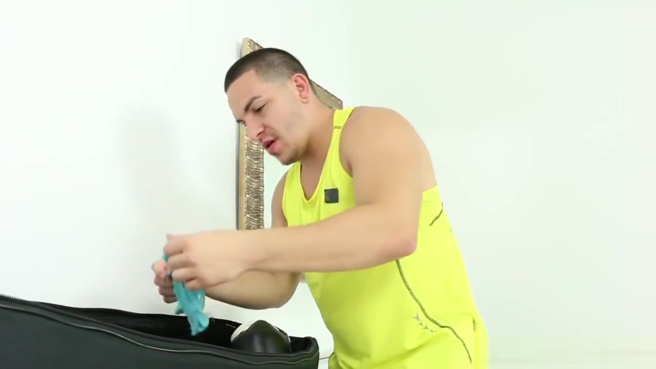 Stepsis Comes On To The Stepbro Before A Fight