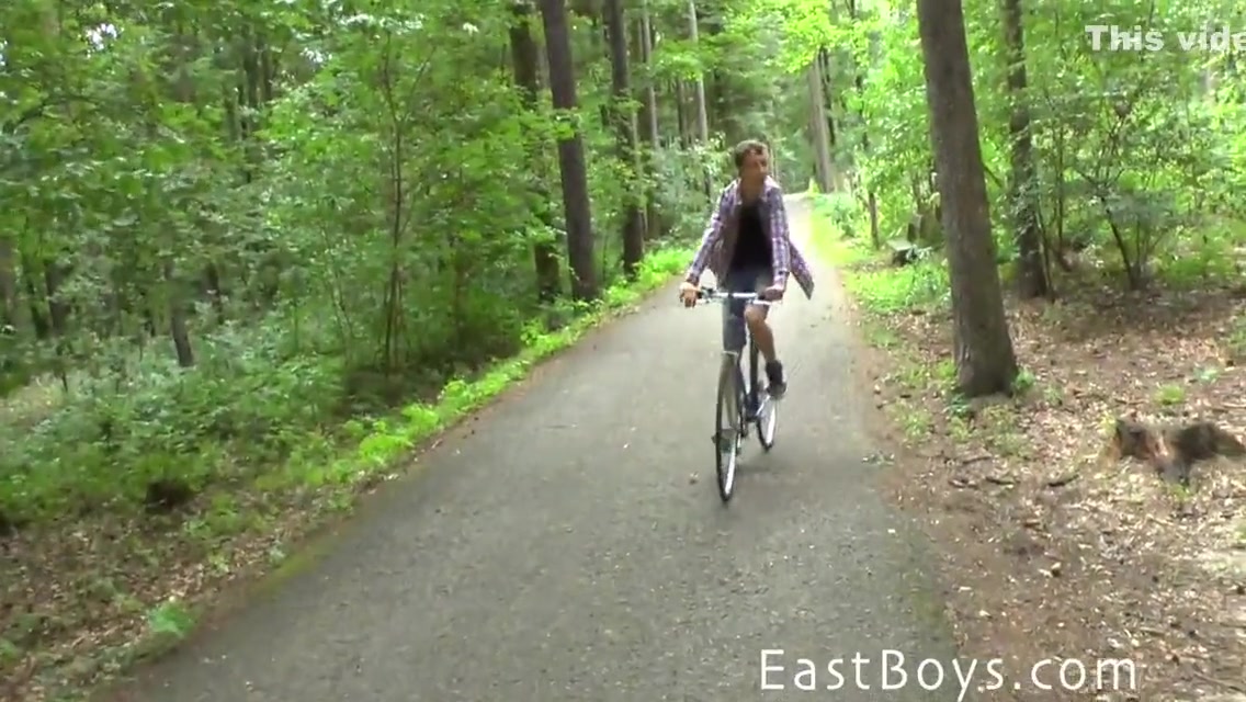 Handjob And Pissing In Public Park 4 Min
