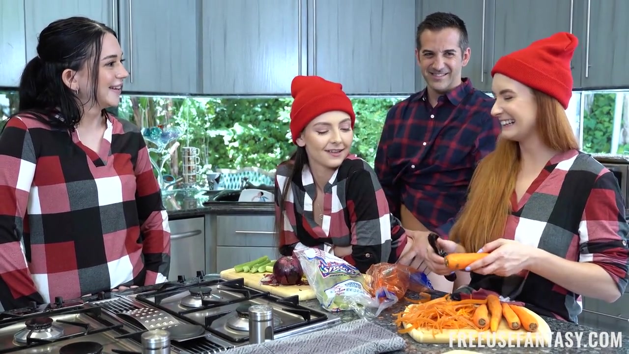 Riley Jean & Serena Hill & Violet Spice & Donnie Rock in Thanksgiving Reconciliation - FreeuseFantasy
