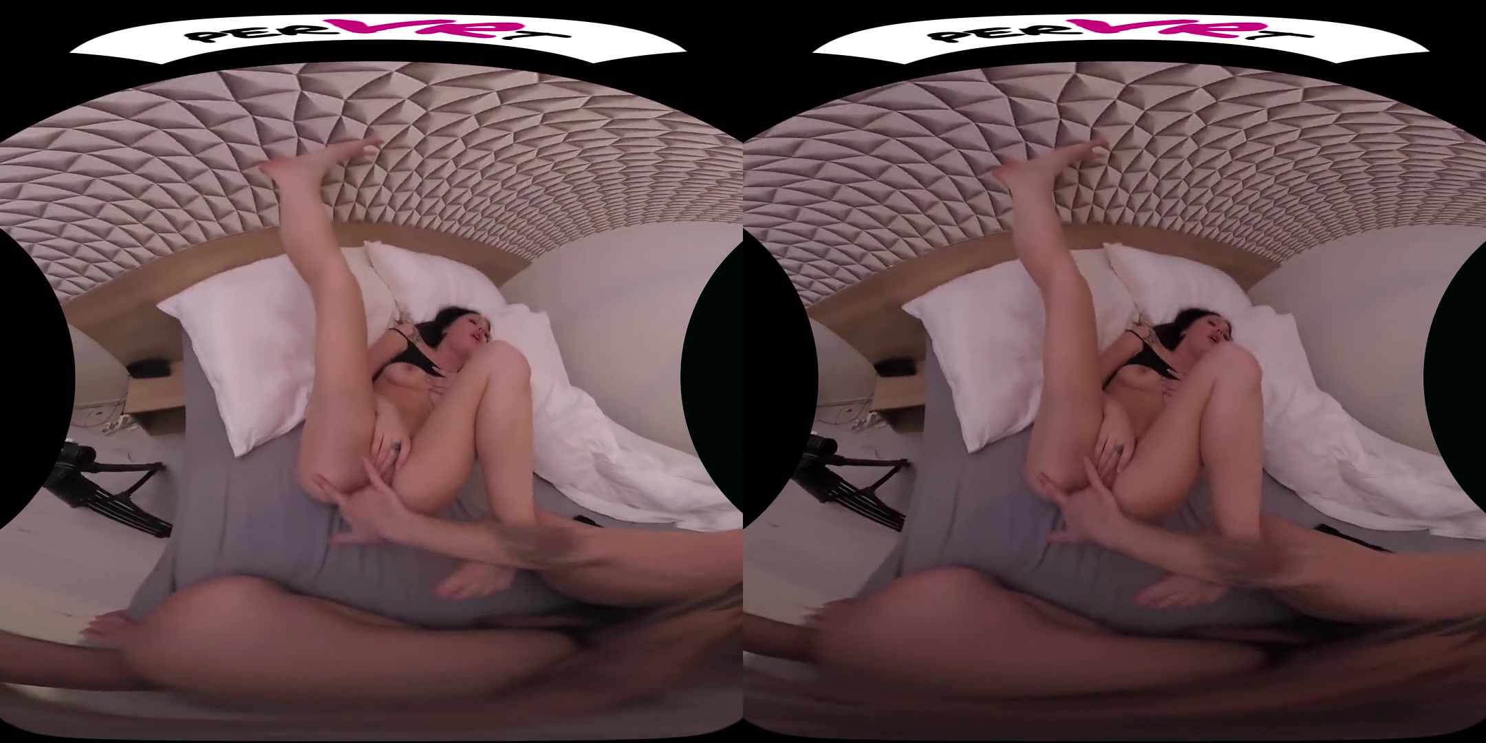 Angie Lee Lynx in Waking Up My GF - perVRt