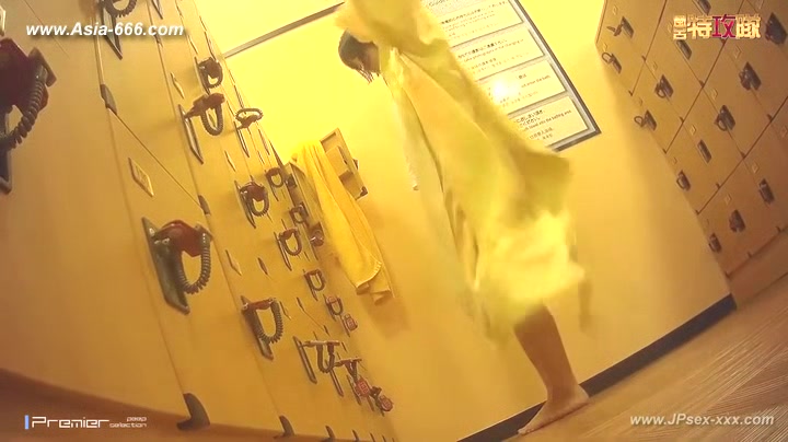 japanese public bathroom changeroom.10