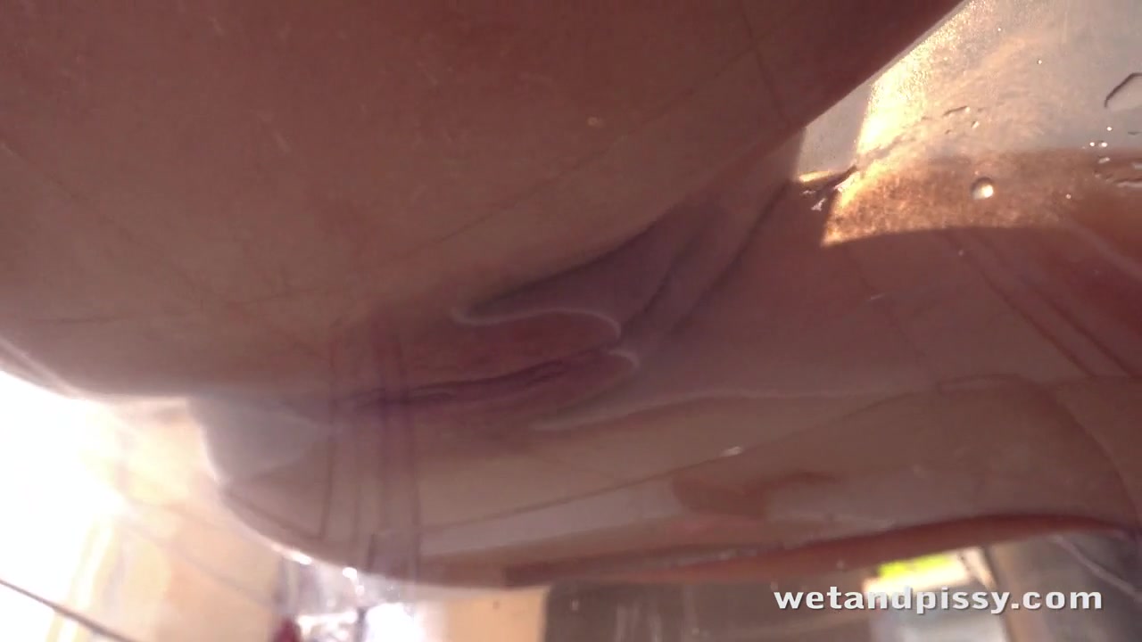 Silvia in B-hroom S-isfaction - PuffyNetwork