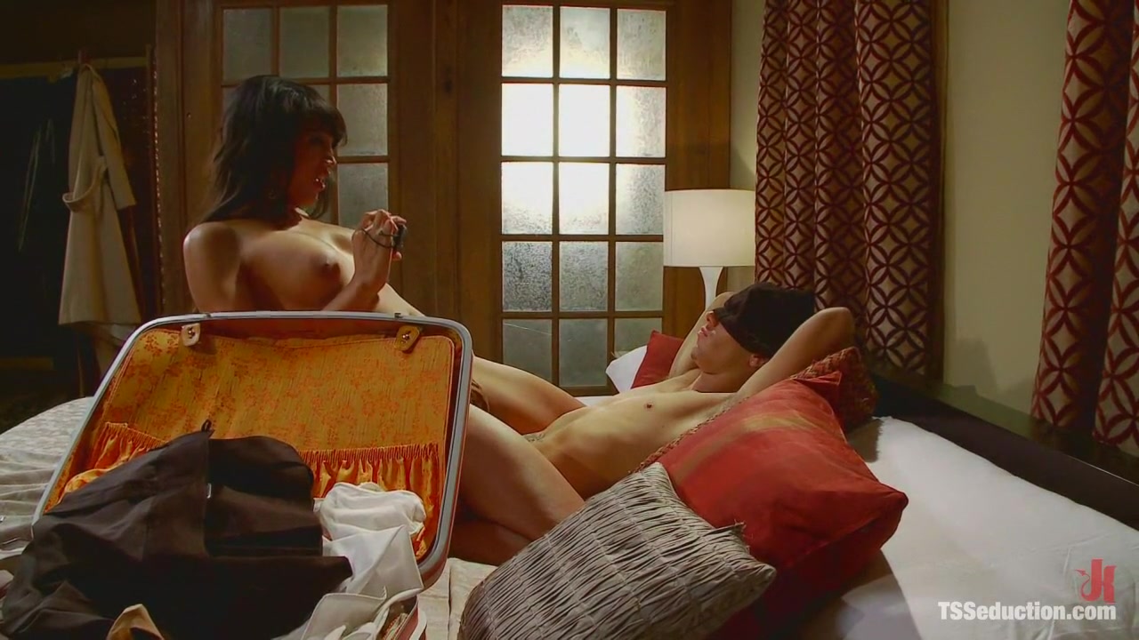 Yasmin Lee, Shane Frost