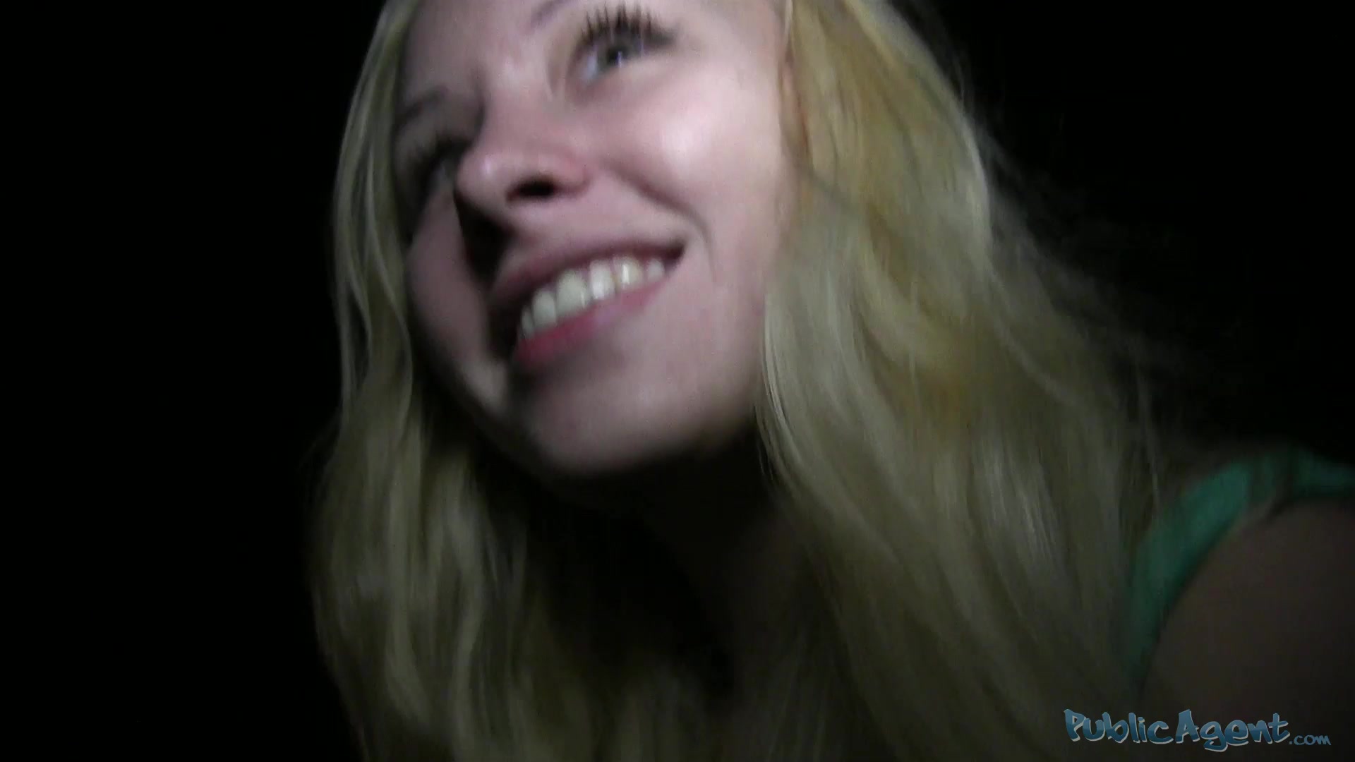 PublicAgent Clip. Lola