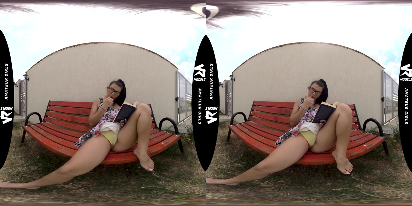 Naughty Bookworm Enjoys A Romantic Book Outdoor And A Squirt At The End - VRStars