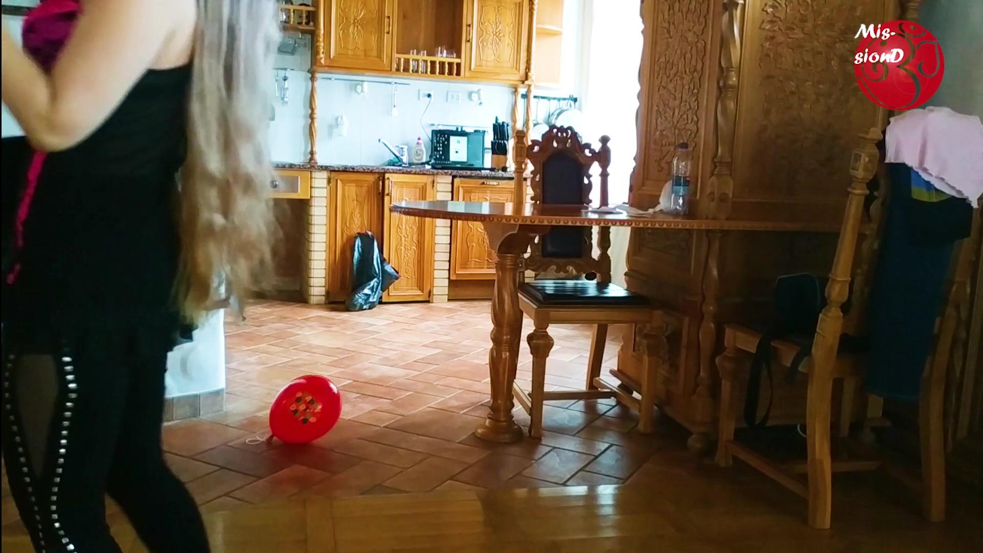 Blonde With Balloons - Sex Movies Featuring Findom Goaldigger