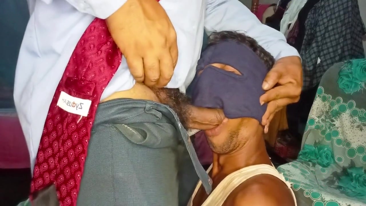 Switzerland Switch Bank Employee Lunch Time An Switch Customer Pure Big Ass Guy Fucked In Locker Room With Masturbation Mouth