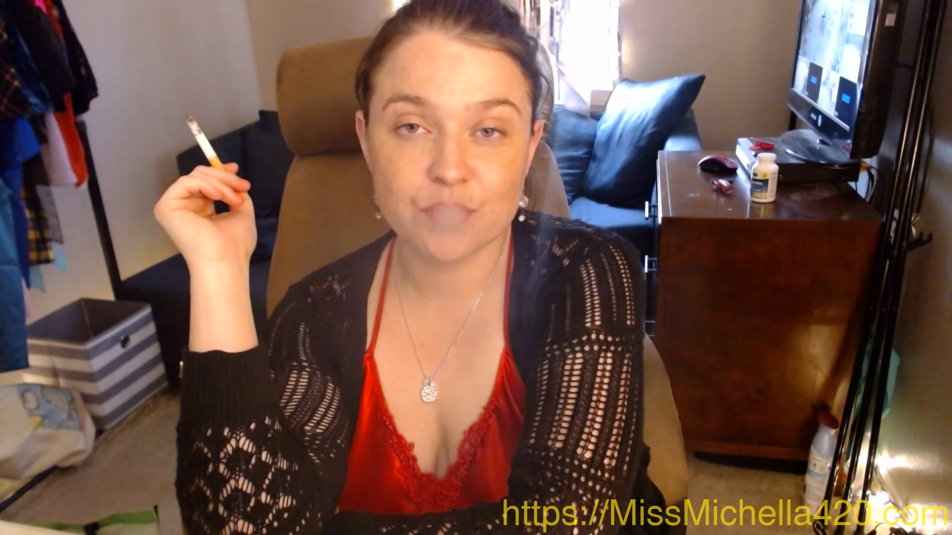 I Could A Better Orgasm From This Battery Than I Could Ever Get From You Little Shrimp Boy - Missmichella420