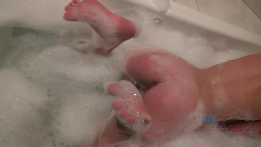 ATKGirlfriends video: Kiera Winters she takes a bath in your tub.