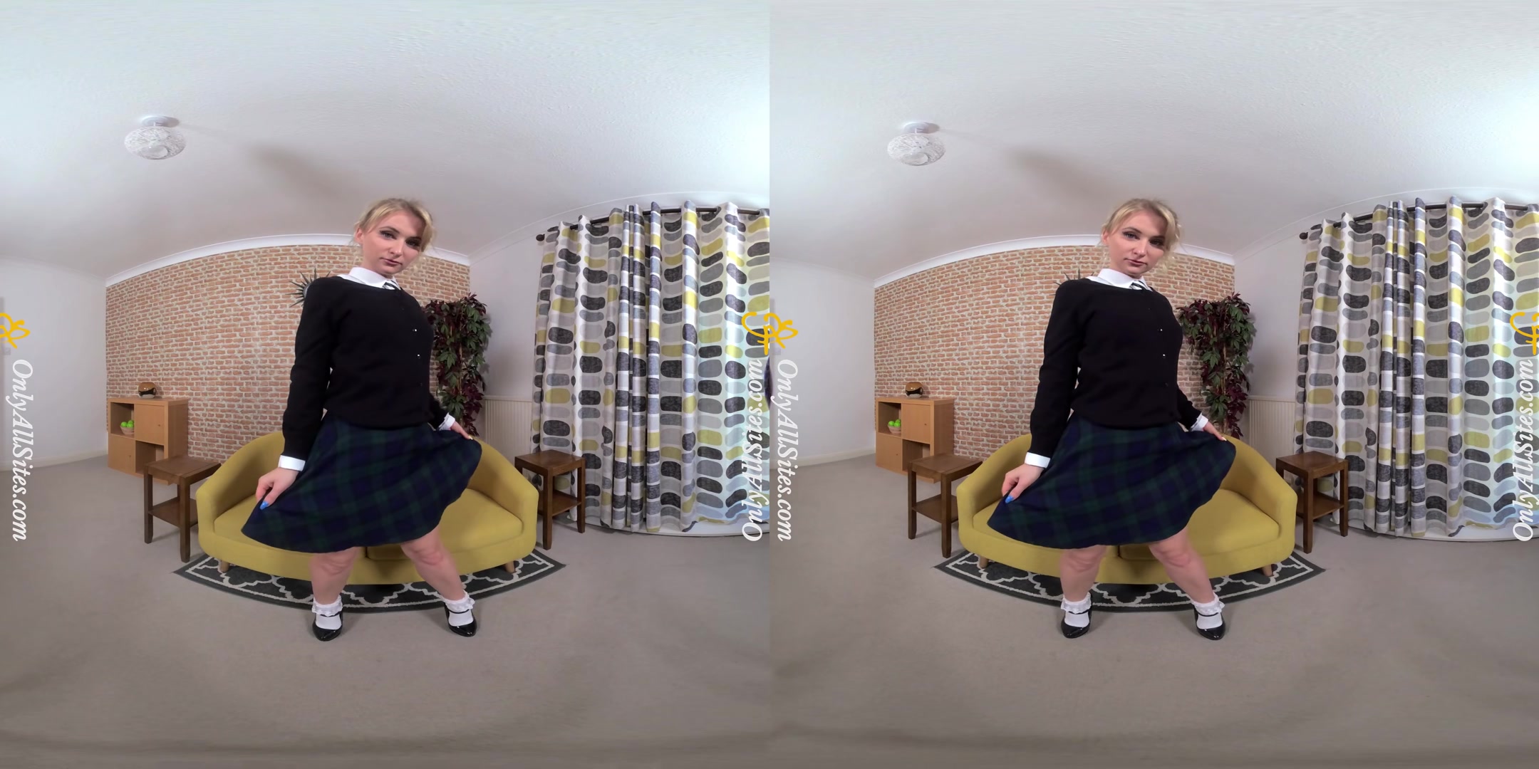 Luna - Cute Blonde Girl - OnlyTease