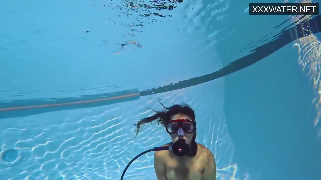 Lana Tanga Shows Underwater Orgasms To You