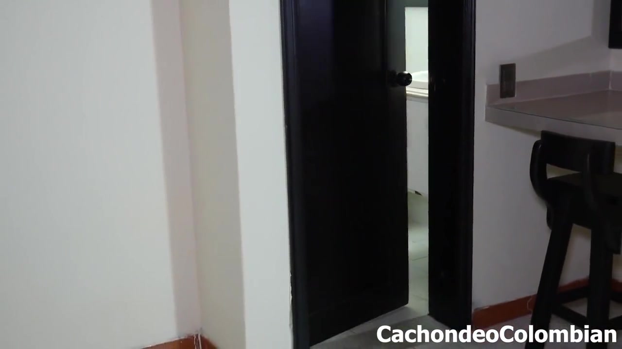 Delivery Man Breaks My Wifes Panocha While I Was Going To The Atm To Withdraw To Pay Her Home