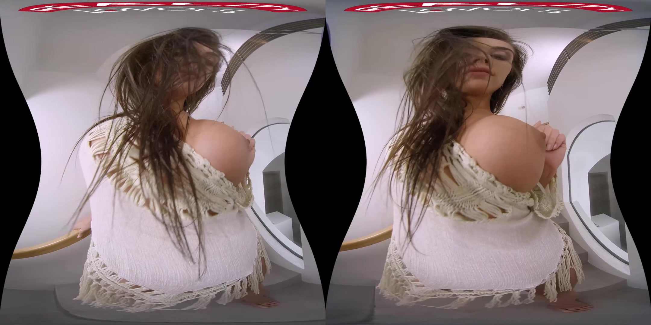 The VR Playboy Girl - in colour - RealityLovers