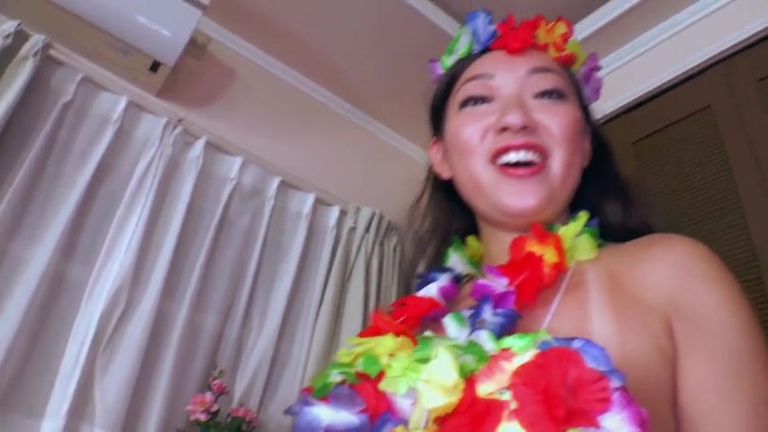 Minami Sakamoto Pedometer Challenge : Will it be achieved 10,000 times with a nasty Polynesian hip swing? - Caribbeancom