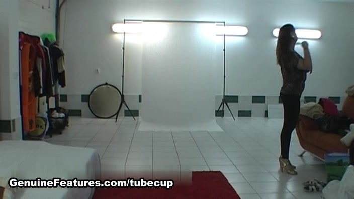 BUSTY czech chick gets cumshot on tits!