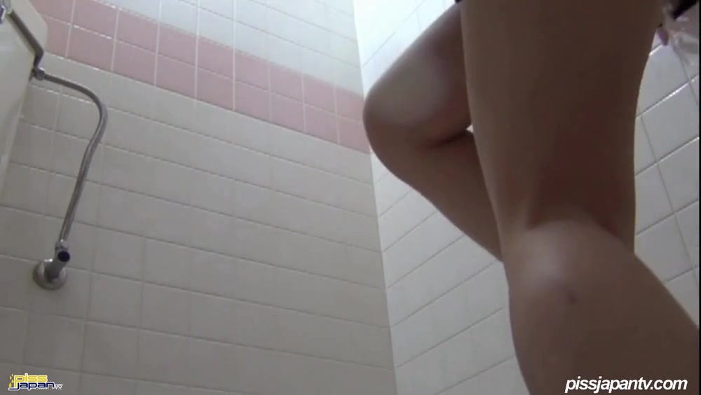 She Peed Her Panties! - PissJapanTV