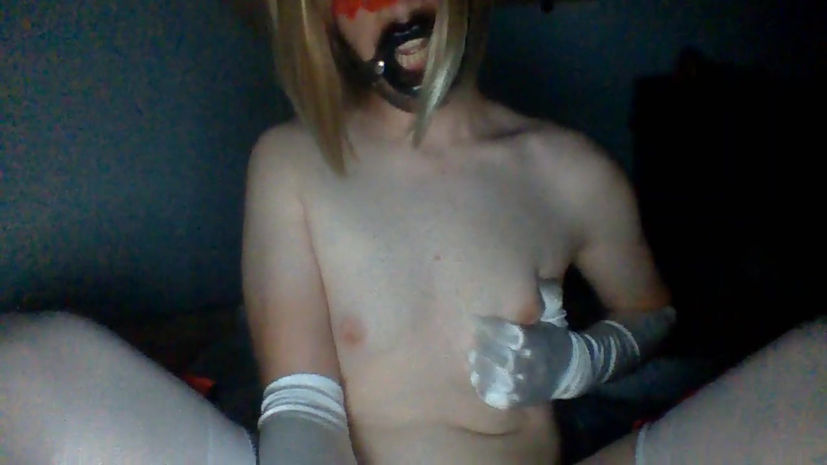 Hidden-cd Relase Chastity Cage And Cum On Herself
