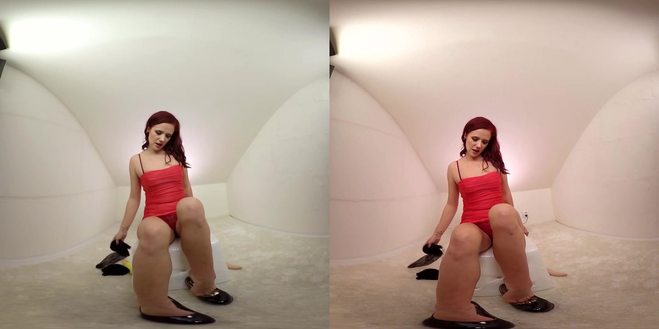Redhead Lexy Rox Toying - Petite Shaved Teen - Sexlikereal