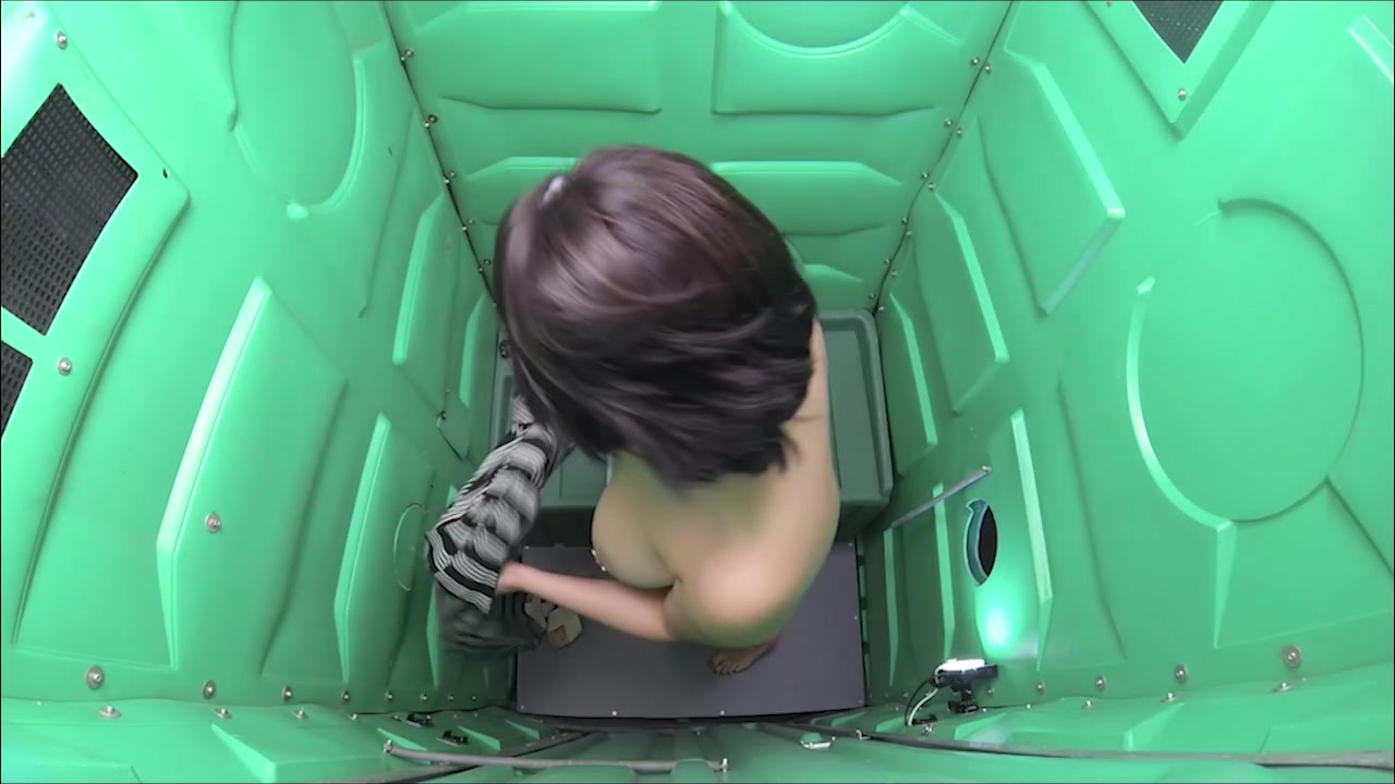 Porta Gloryhole Thick teen 18+ swallows loads of cum parking lot