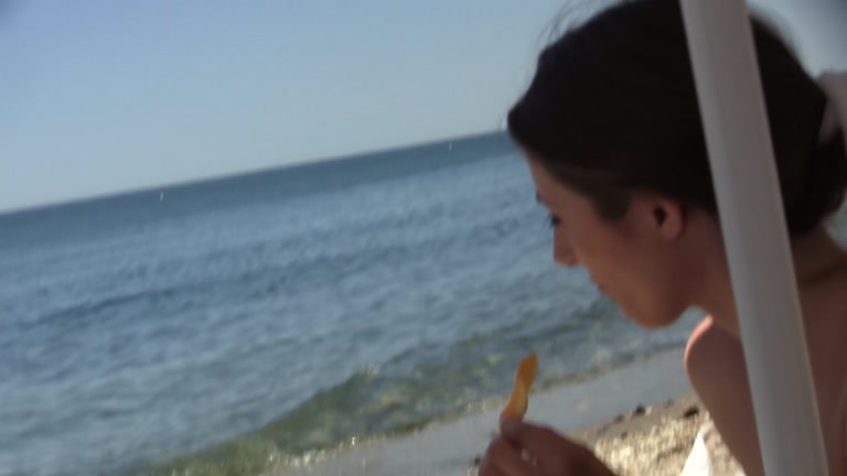 Bikini gals doing college oral and fucking on the beach