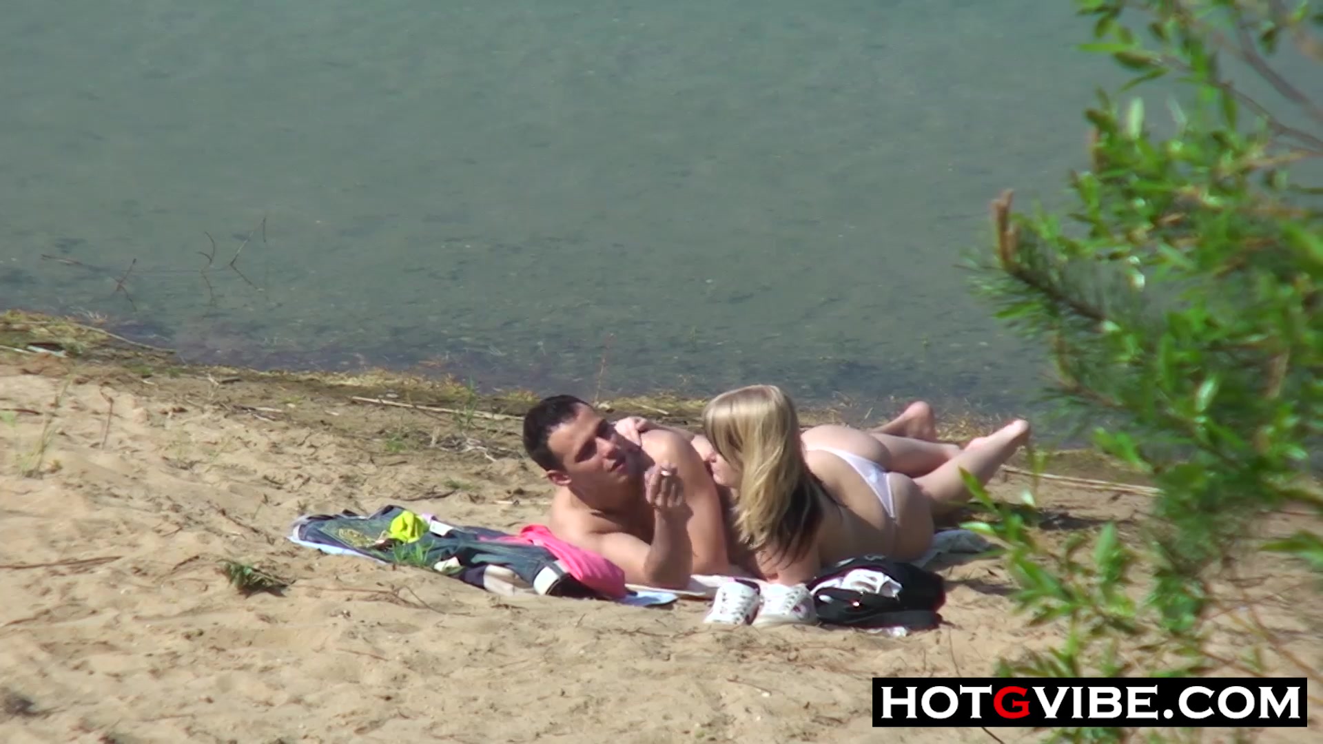 PUBLIC BEACH Suck and Fuck CAUGHT On CAMERA