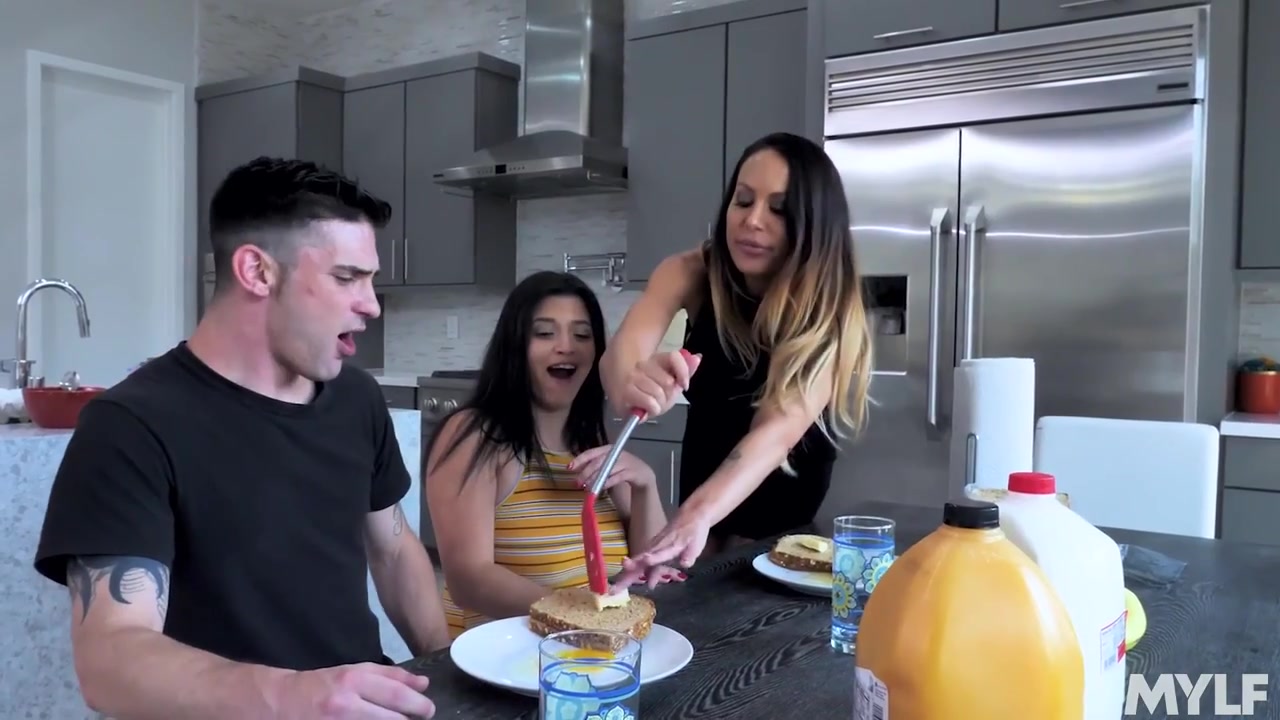 StepMoms Attention - MYLF