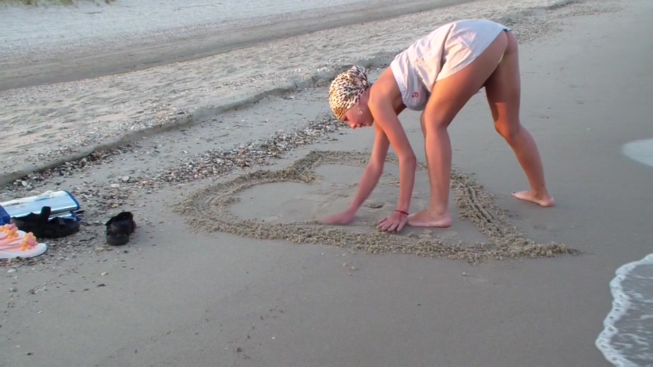Horny couple of lovers in the real amateur sex on the beach