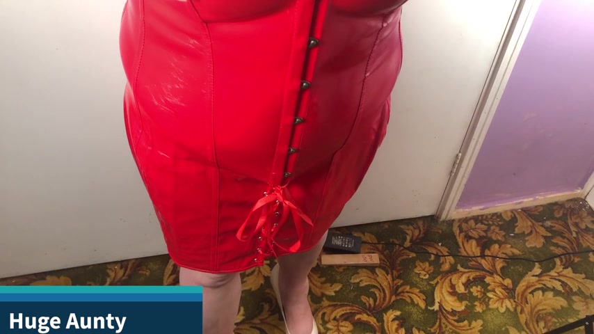 Aunty's huge saggy J cup boobs - SecretHandful