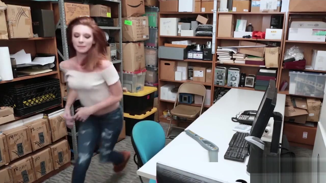Security guard busted teen 18+ redhead because of theft