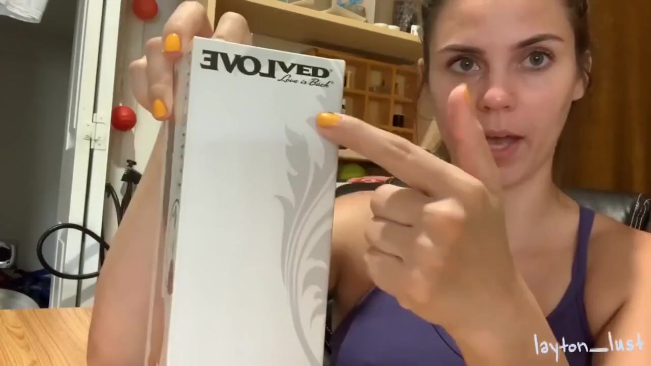 I Got What?! Amateur Girl Explores New Toy