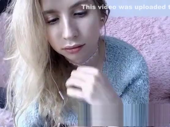 nice-looking blonde lady-man Solo cam
